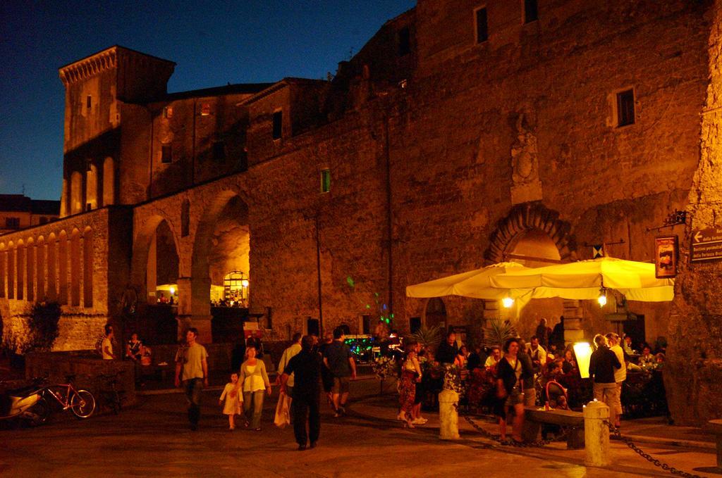 Affittacamere La Magica Torre Pitigliano Buitenkant foto